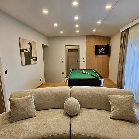 4-bdroom Family Sleeps 16 W Pool And Hot Tub