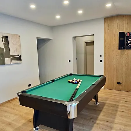 Willa 4-bdroom Family Sleeps 16 W Pool And Hot Tub *