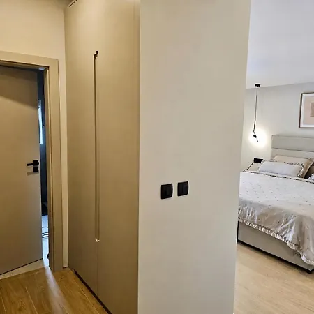 4-bdroom Family Sleeps 16 W Pool And Hot Tub Montižana